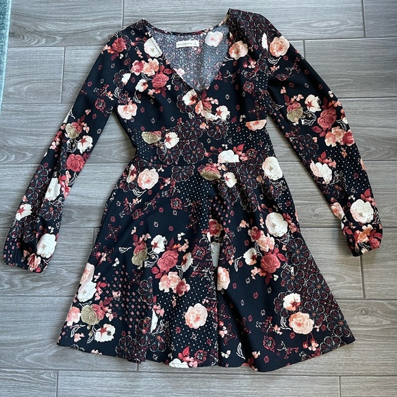 Abercrombie & Fitch Long Sleeve Floral Dress, Size Small, Ruffle/Flowy Skirt••• - Picture 8 of 12
